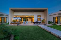 Luxury in Nature- pickleball, large Pool & Beach steps away