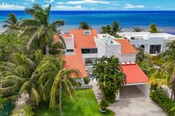 Grace-Exquisite Beachfront Villa on Pristine Sandy beach