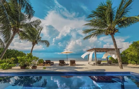 Del Sol- Beachfront Paradise – Villa on Pristine Sandy beach