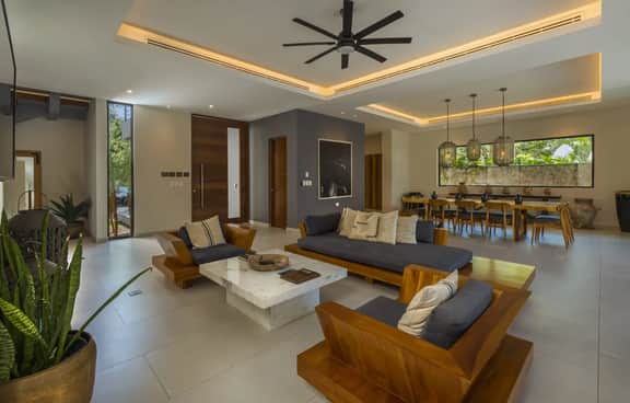 Sara- Ultra-Lux 5-Bedroom Oceanfront with Infinity Pool