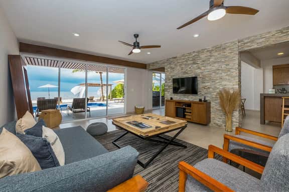 Del Sol- Beachfront Paradise – Villa on Pristine Sandy beach
