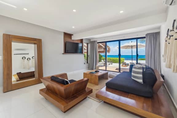 Grace-Exquisite Beachfront Villa on Pristine Sandy beach